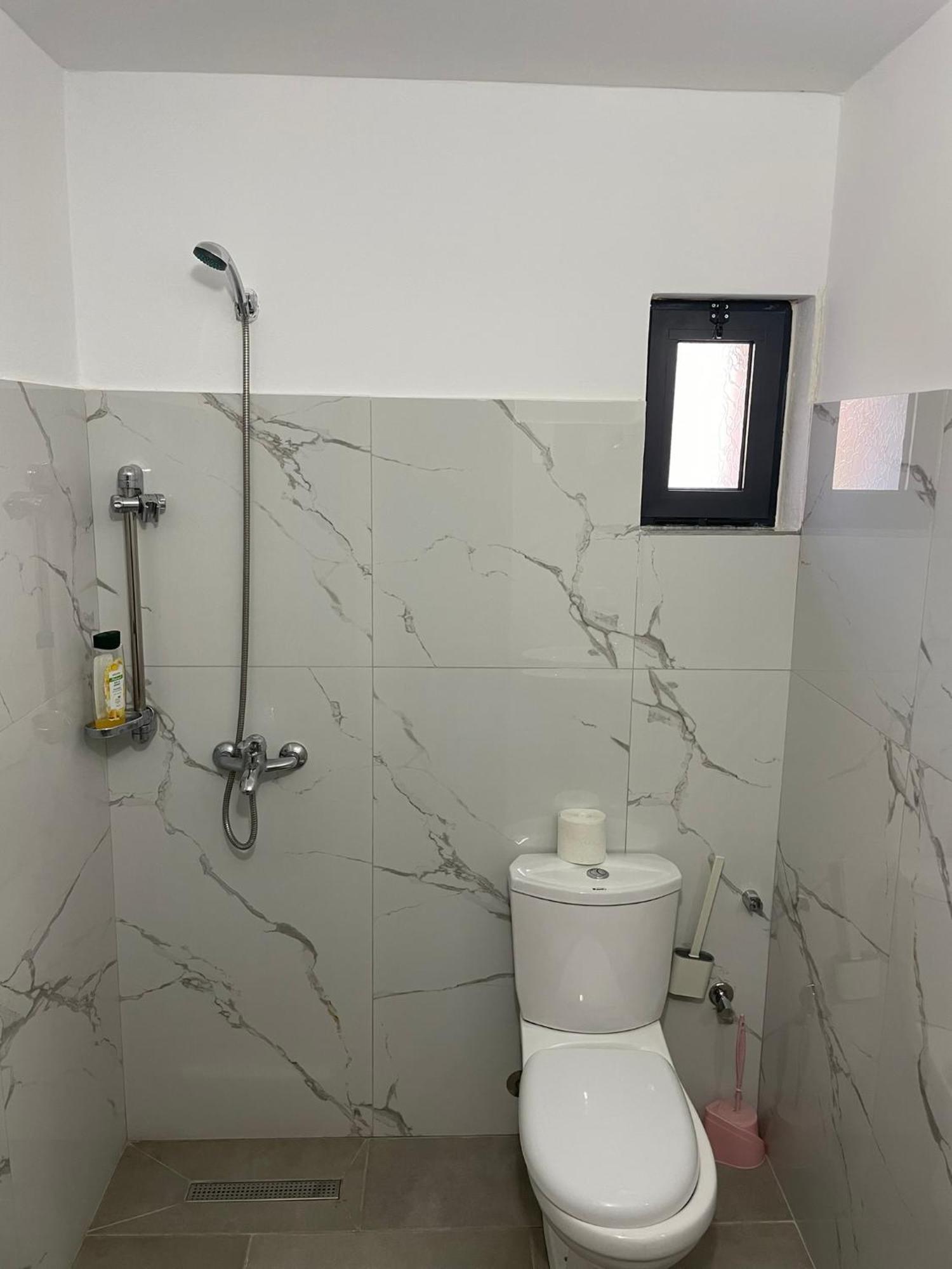 Guesthouse Kroi City Center Берат Экстерьер фото