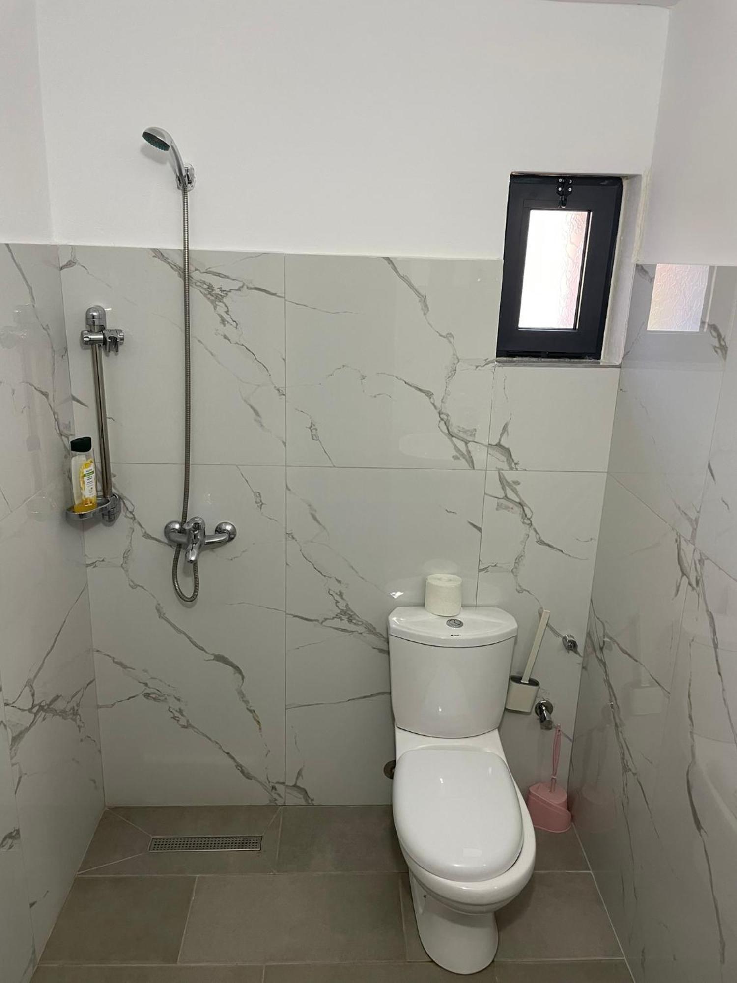 Guesthouse Kroi City Center Берат Экстерьер фото